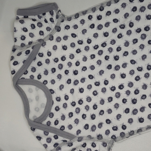 3/$30 BURTS BEES BABY Organic Cotton Shorts Drawstring + Lion Bodysuits - Picture 6 of 6